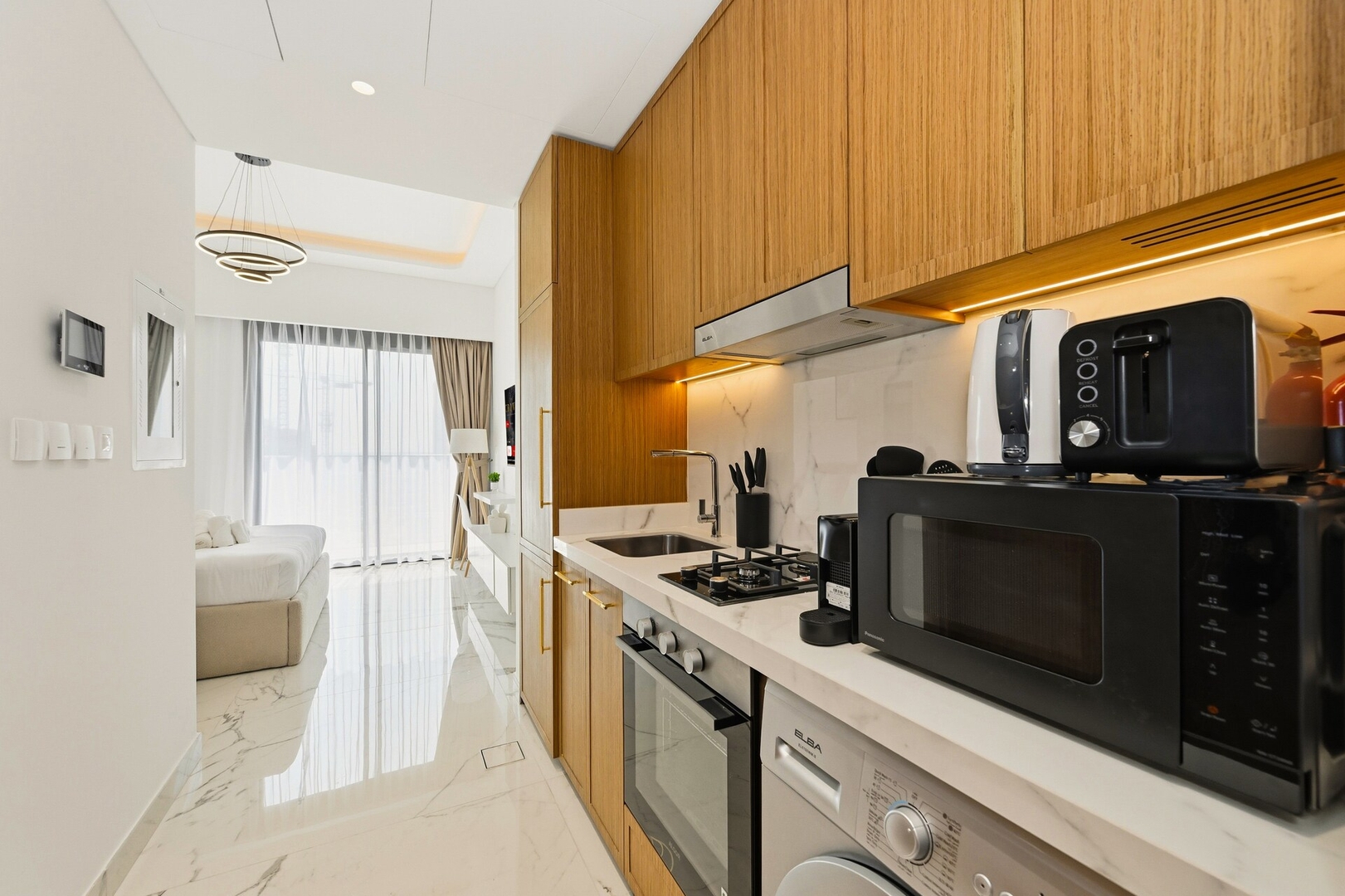 Luxurious studio in Dubai دبي with gym and pool 12 bebalmy.ae