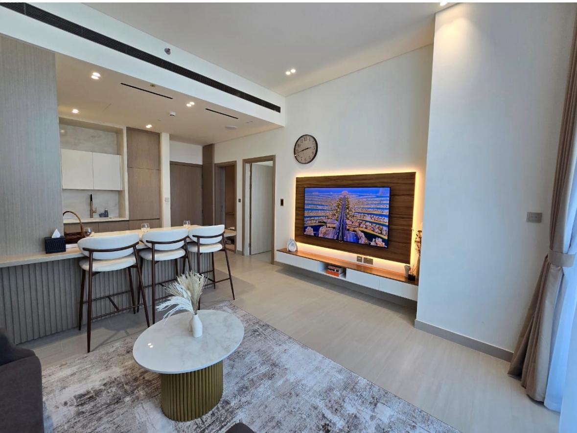Binghatti Royale - Luxury retreat with jacuzzi 3 bebalmy.ae