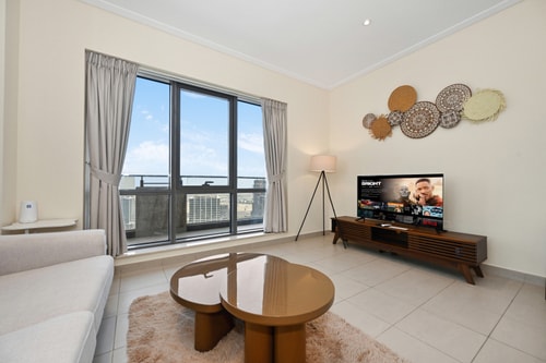 Steps from Dubai Mall: Apartment with Pool & Sauna, photo 19 of 51