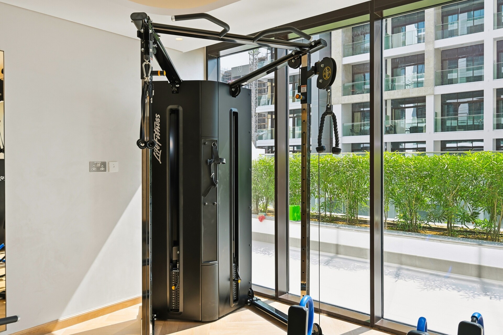 Luxurious studio in Dubai دبي with gym and pool 15 bebalmy.ae