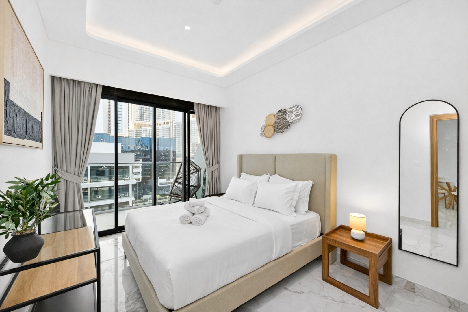 Studio with Pool and Gym in the DT دبي: by beBalmy 2 bebalmy.ae