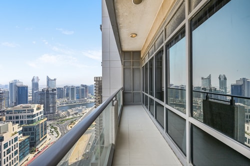 Steps from Dubai Mall: Apartment with Pool & Sauna, photo 6 of 51