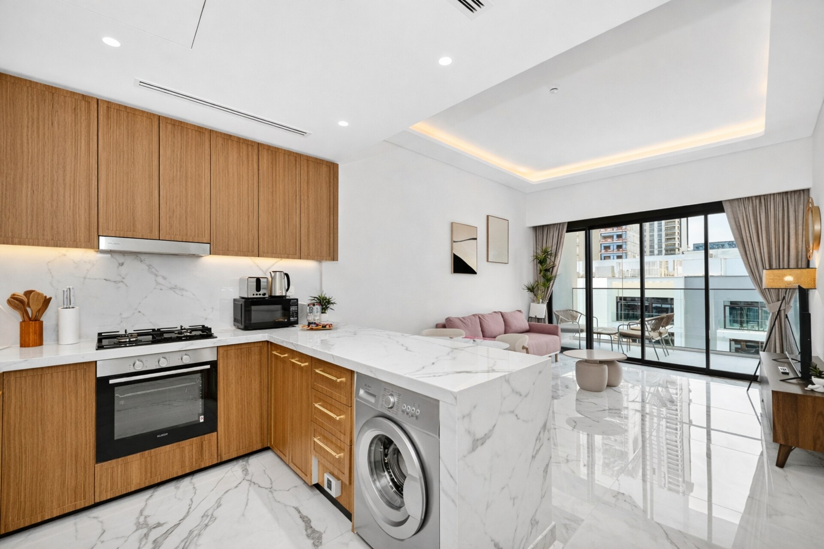 Studio with Pool and Gym in the DT دبي: by beBalmy 1 bebalmy.ae