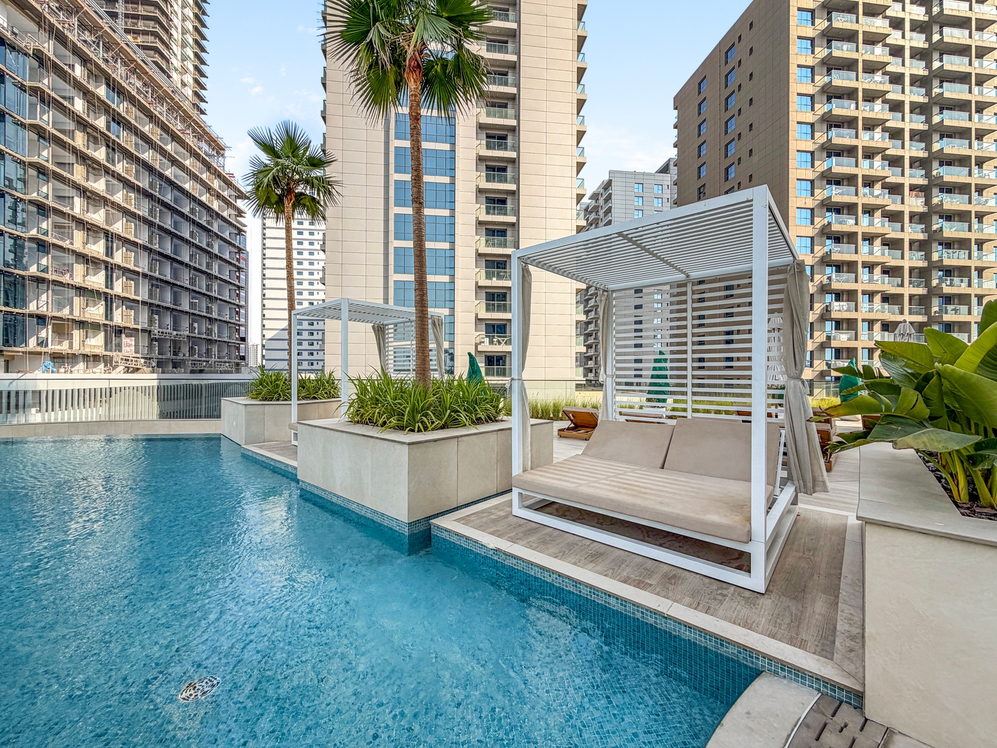 Binghatti Royale - Luxury retreat with jacuzzi 34 bebalmy.ae