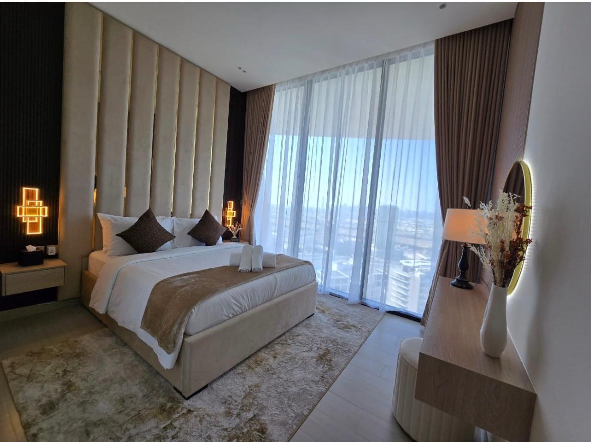 Binghatti Royale - Luxury retreat with jacuzzi bebalmy.ae