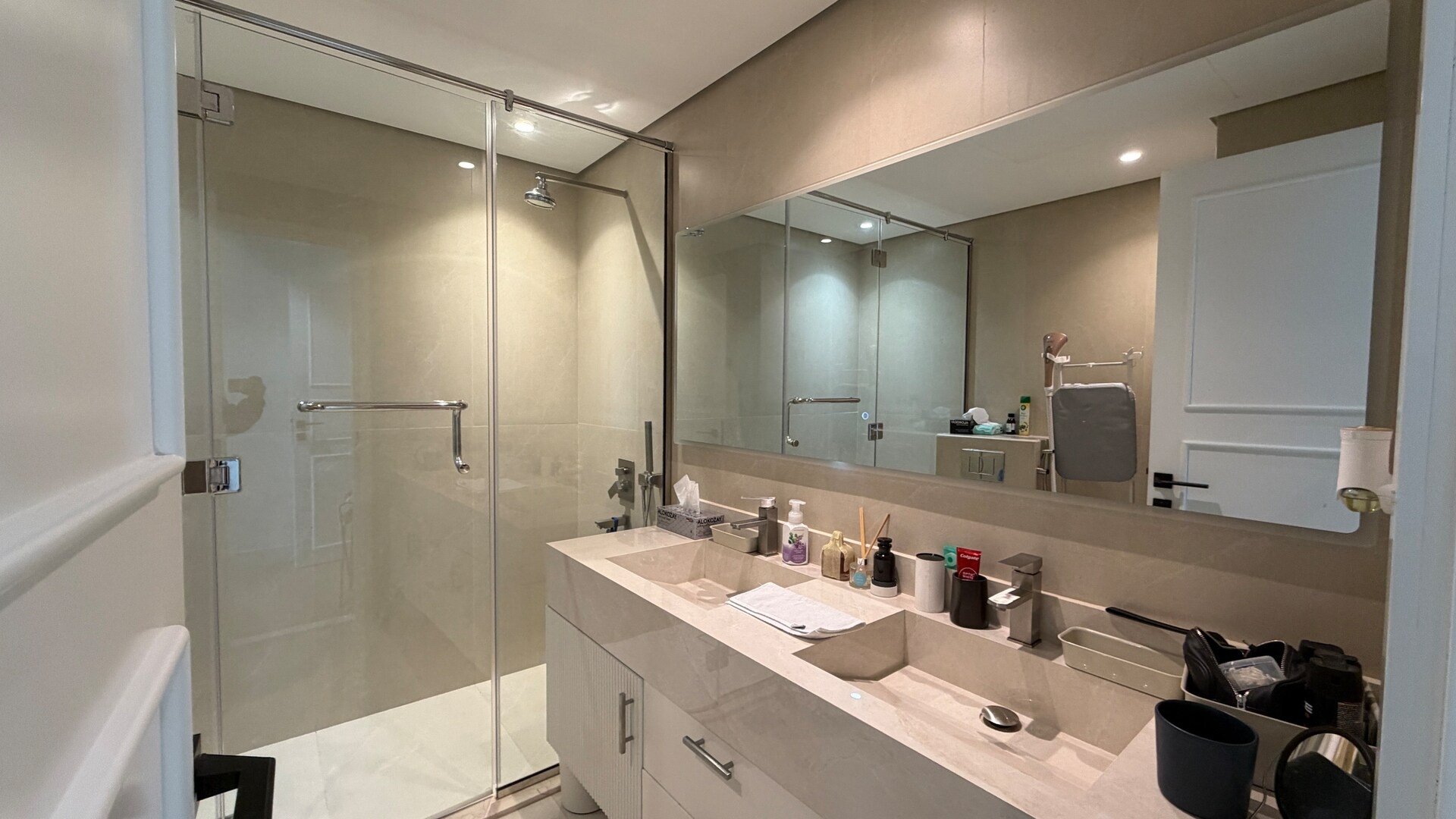 Moderno Apto en Dubai Marina | Pool & Gym 16 bebalmy.ae