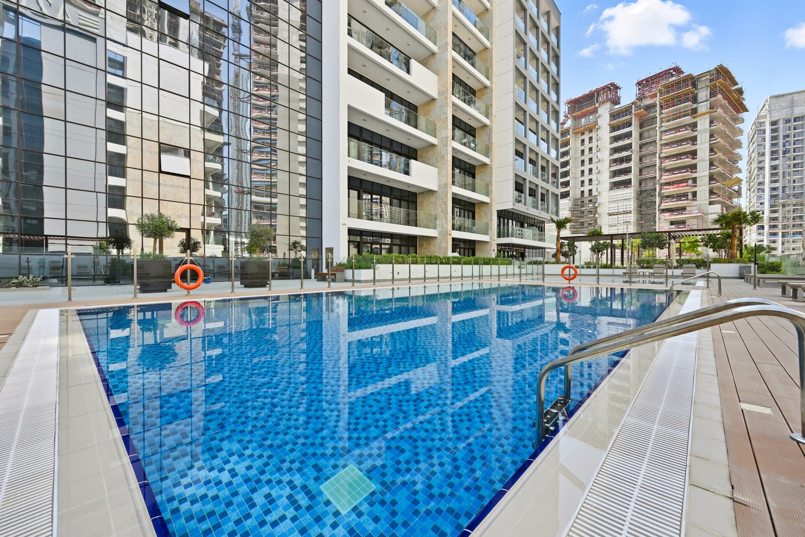 Luxurious studio in Dubai دبي with gym and pool 20 bebalmy.ae