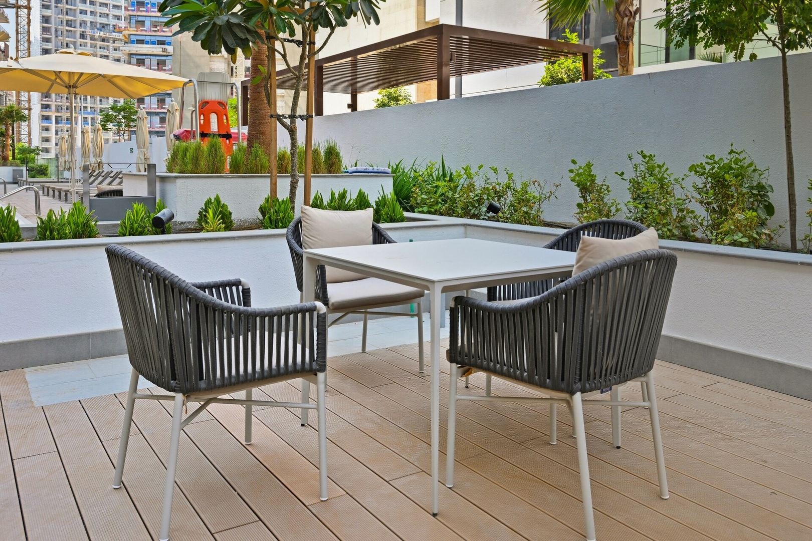 Luxurious studio in Dubai دبي with gym and pool 21 bebalmy.ae