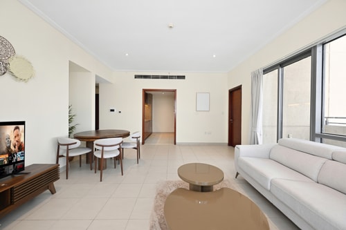 Steps from Dubai Mall: Apartment with Pool & Sauna, photo 23 of 51