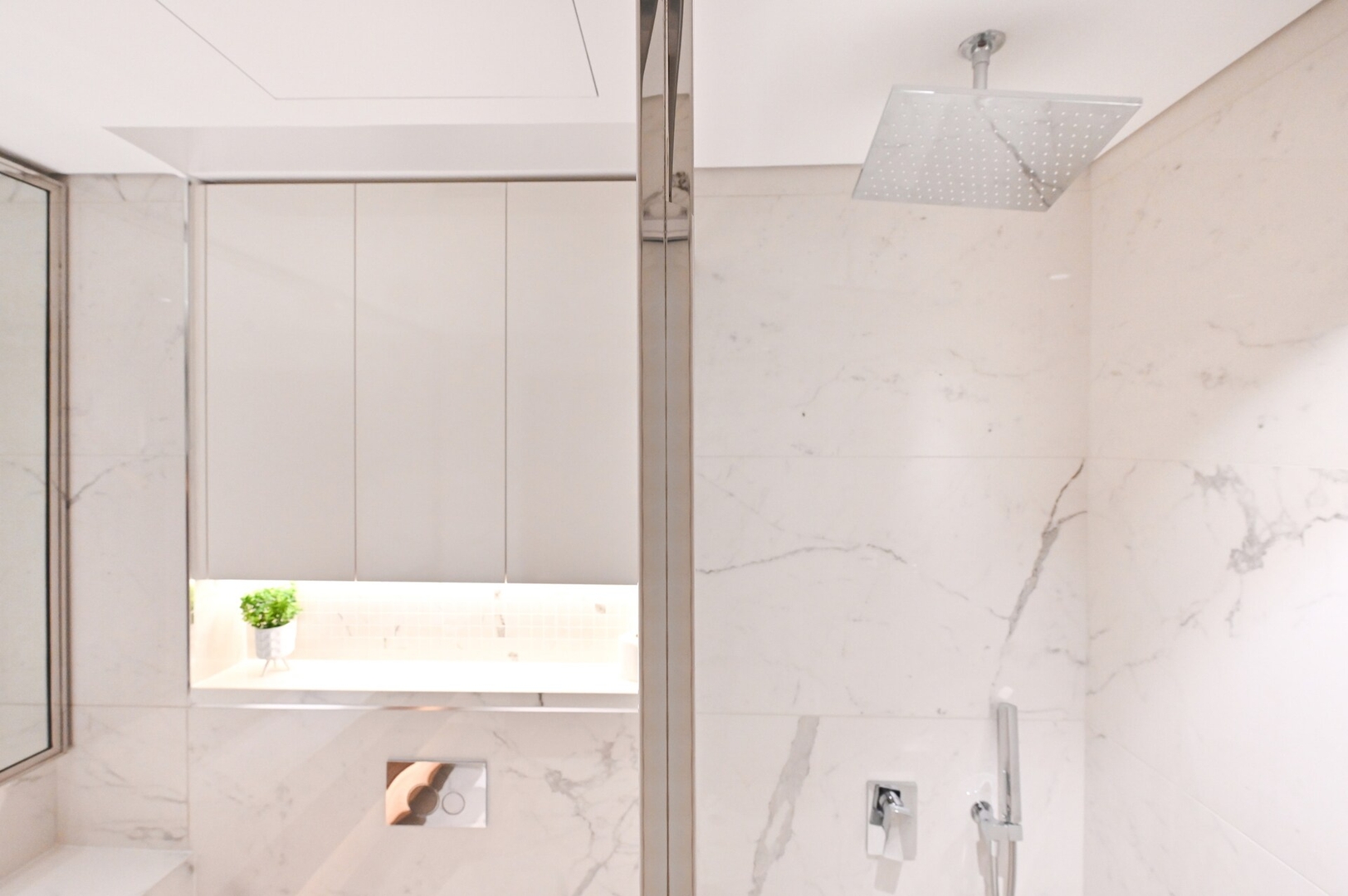Studio with Pool and Gym in the DT دبي: by beBalmy 11 bebalmy.ae