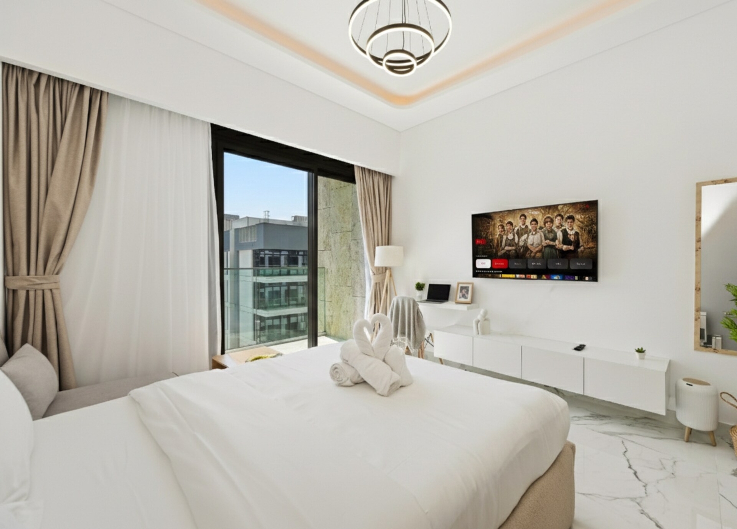 Luxurious studio in Dubai دبي with gym and pool bebalmy.ae