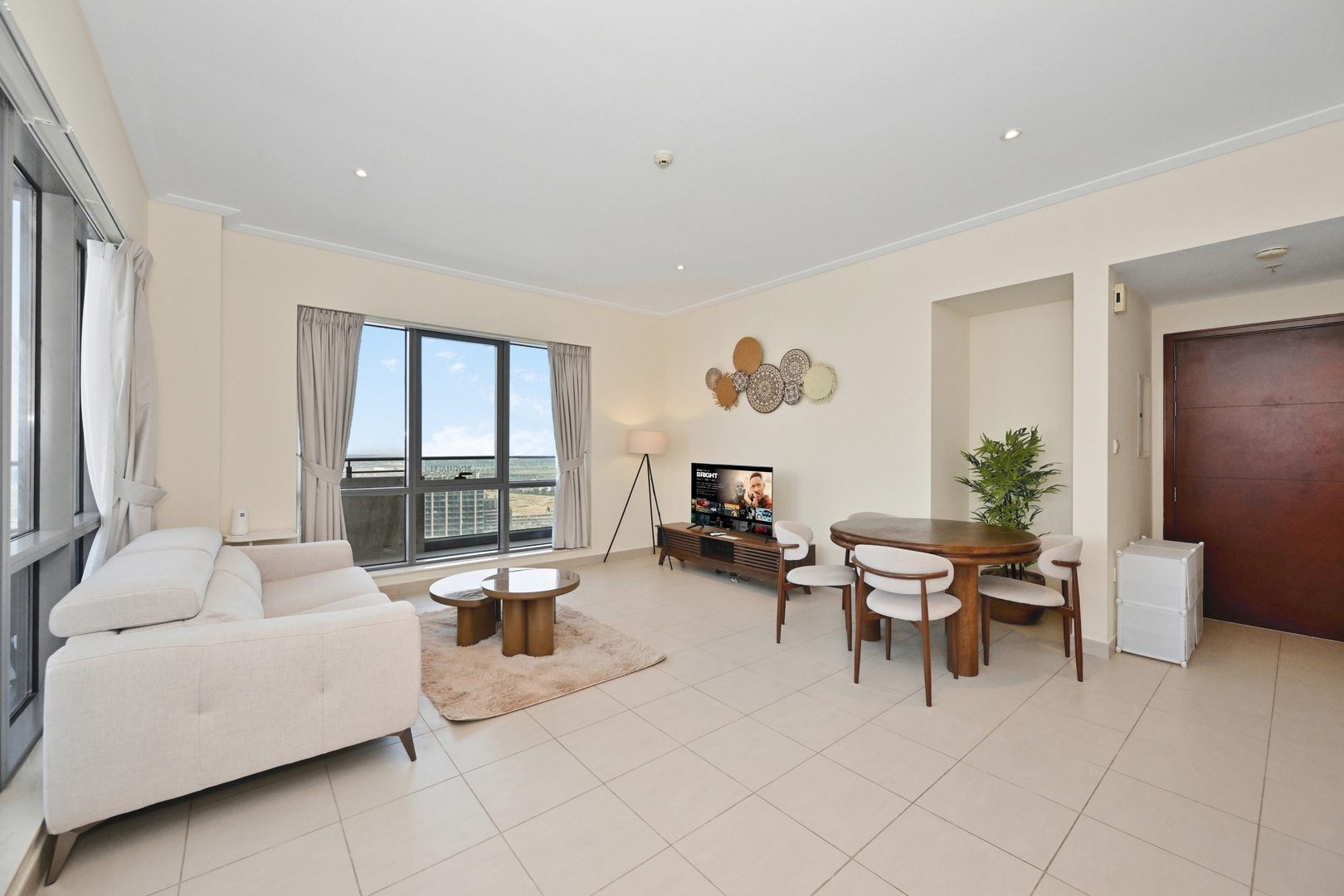 Steps from Dubai Mall: Apartment with Pool & Sauna 31 bebalmy.ae