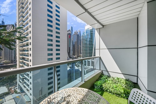 Elegant Apartment in Marina Diamond by beBalmy, photo 28 of 41