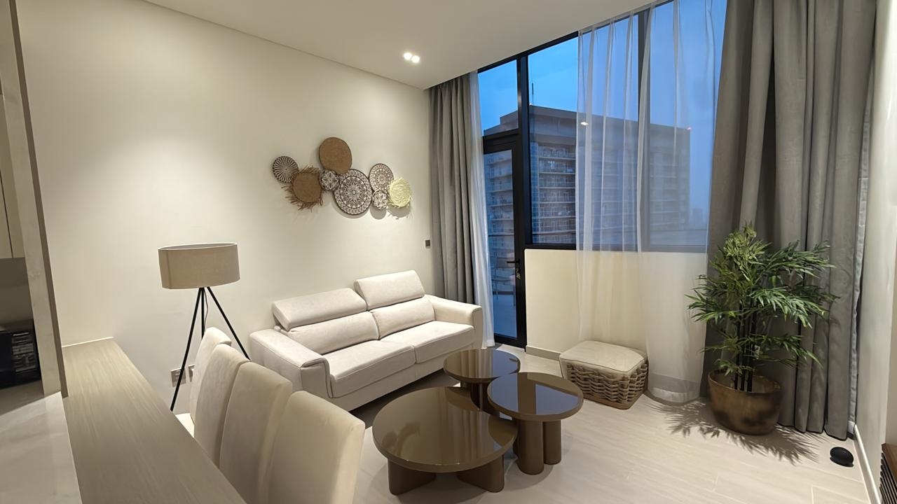 Binghatti Royale - Luxury retreat with jacuzzi 4 bebalmy.ae
