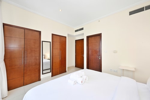 Steps from Dubai Mall: Apartment with Pool & Sauna, photo 37 of 51