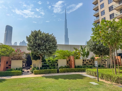 Steps from Dubai Mall: Apartment with Pool & Sauna, photo 43 of 51