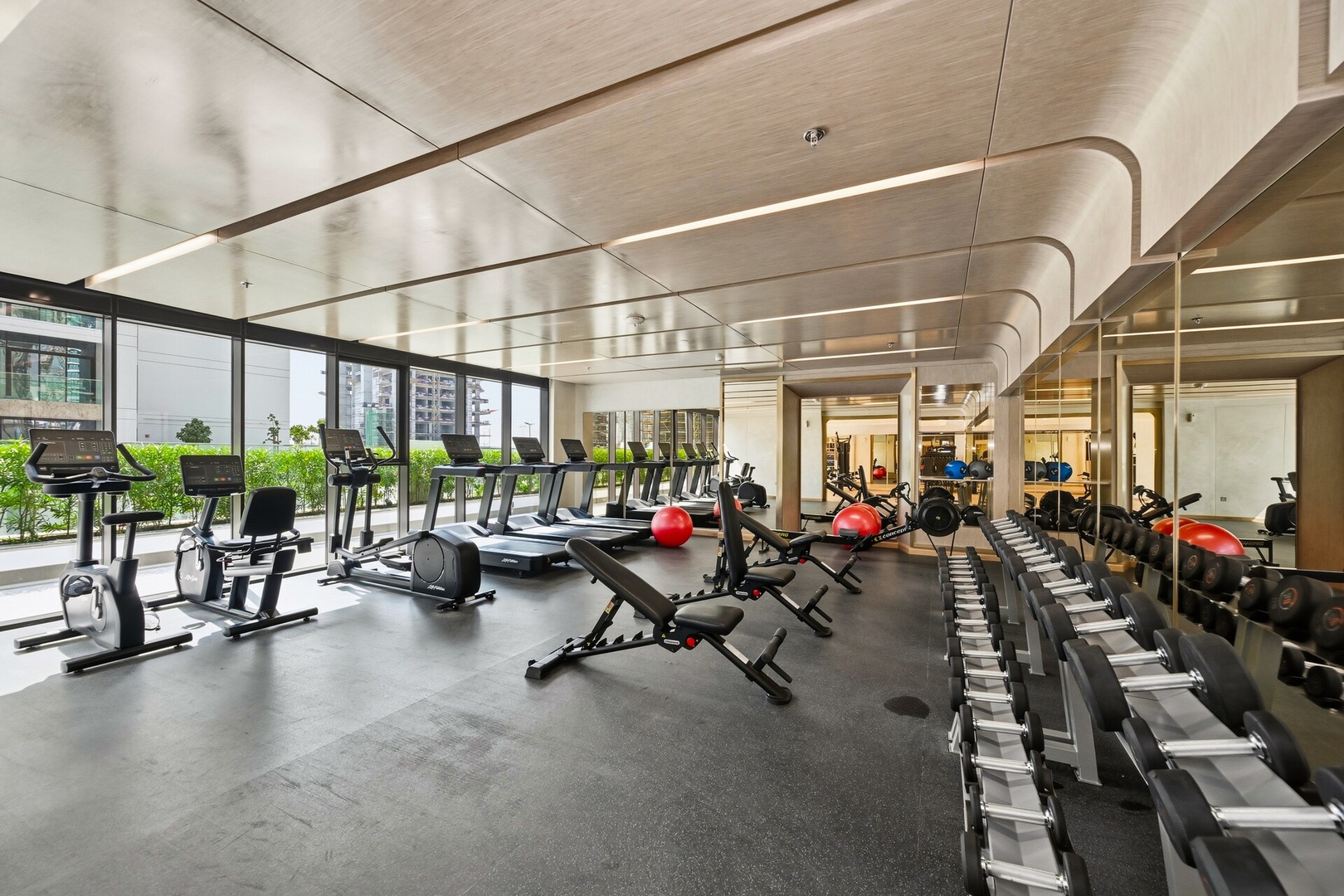 Luxurious studio in Dubai دبي with gym and pool 19 bebalmy.ae