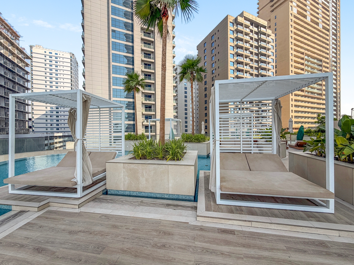 Binghatti Royale - Luxury retreat with jacuzzi 33 bebalmy.ae