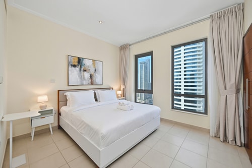 Steps from Dubai Mall: Apartment with Pool & Sauna, photo 45 of 51