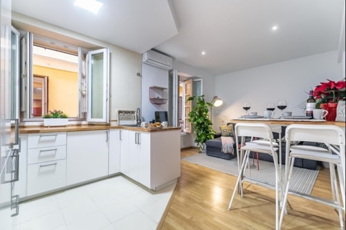 Explora Málaga desde un piso céntrico