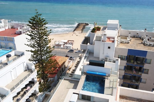 Sunny Waves & Coast 2 Apts, 6BR, AC & Heated POOL