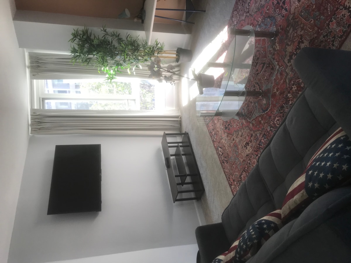 1 gallery image 1