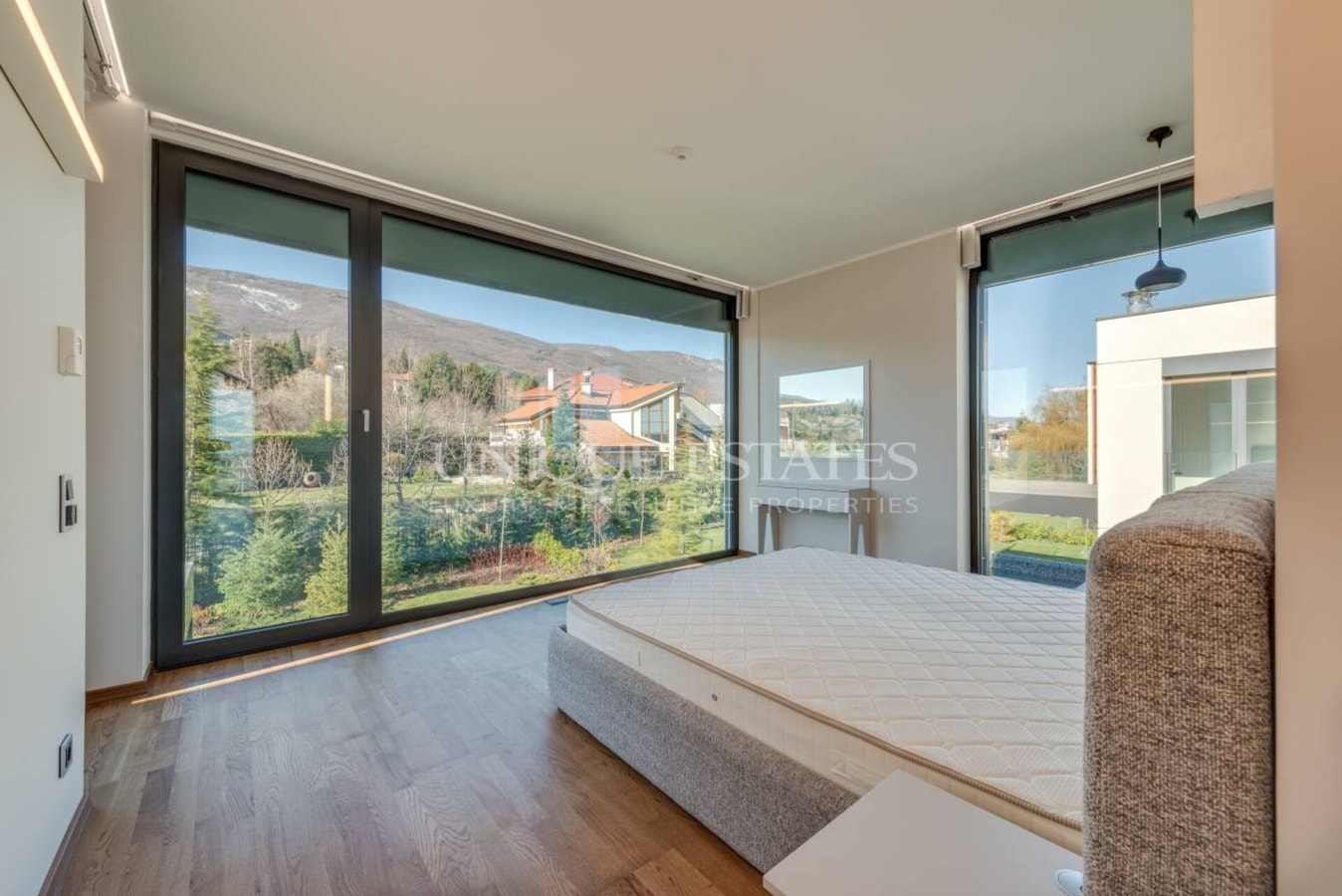 Exceptional Villa in Boyana gallery image 3