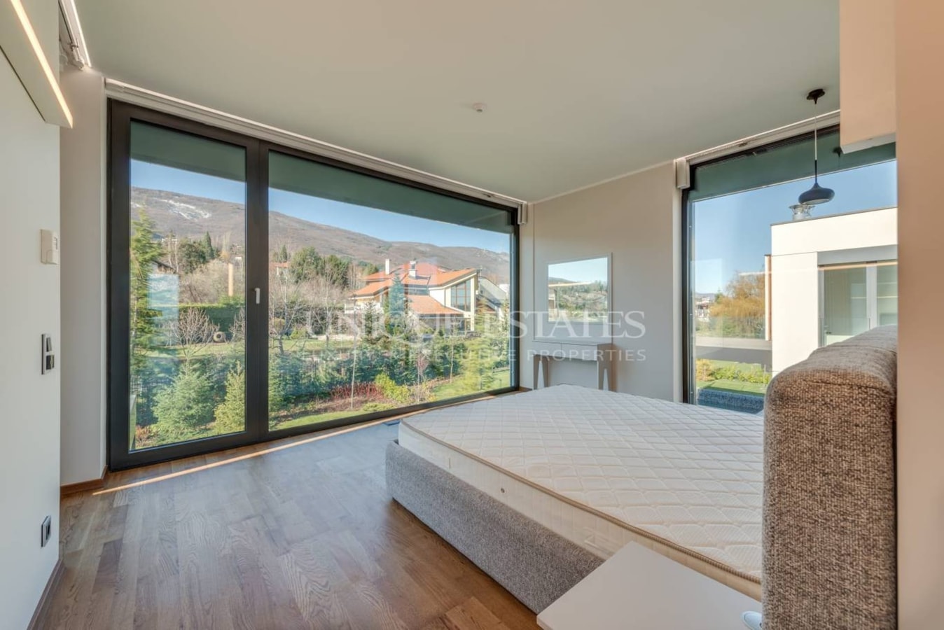 Exceptional Villa in Boyana gallery image 3