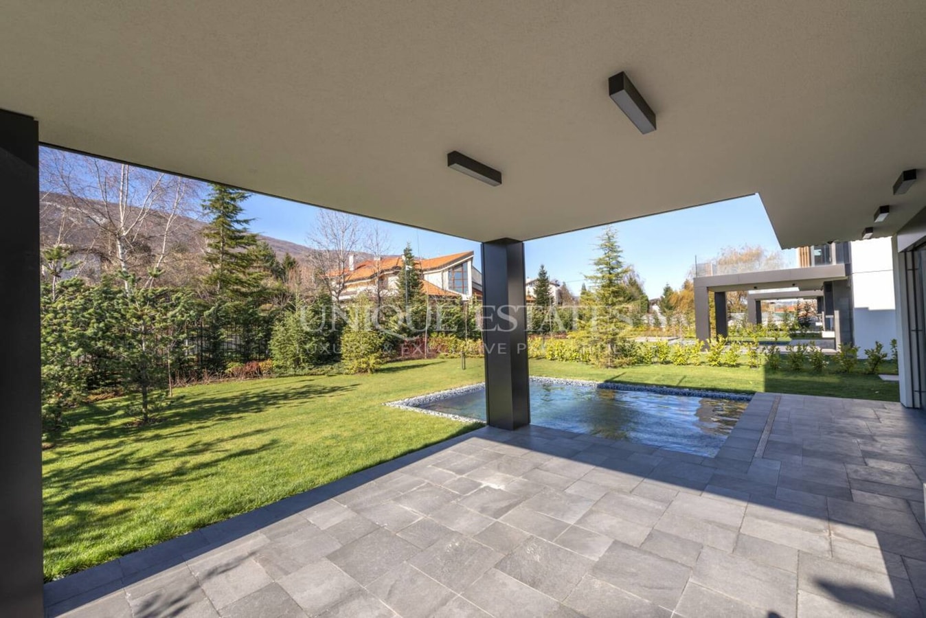 Exceptional Villa in Boyana gallery image 5