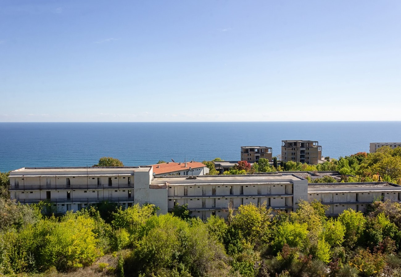 Spacious 3BD Flat with Large Terrace & Sea View 19 Flat Manager Booking