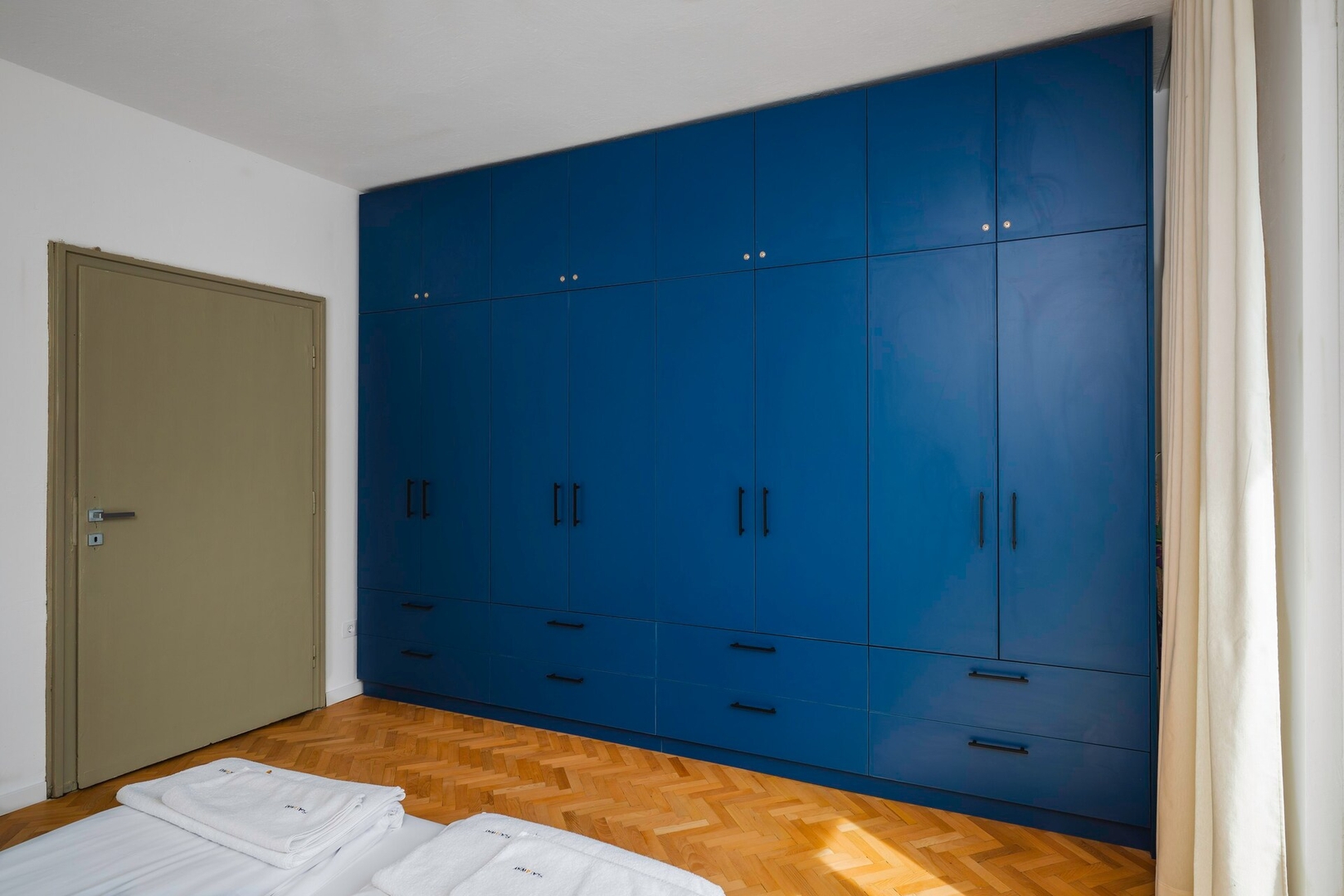 The Vintage Spot - 2BD Flat 18 Flat Manager Booking