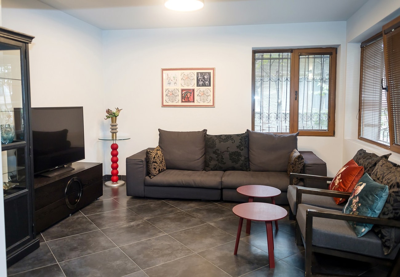 Cozy Flat with Two Bedrooms in Central Varna 1 Flat Manager Booking