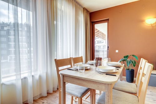 Cosy 1BD Apt w/ Free Parking and Balcony 13 Flat Manager Booking