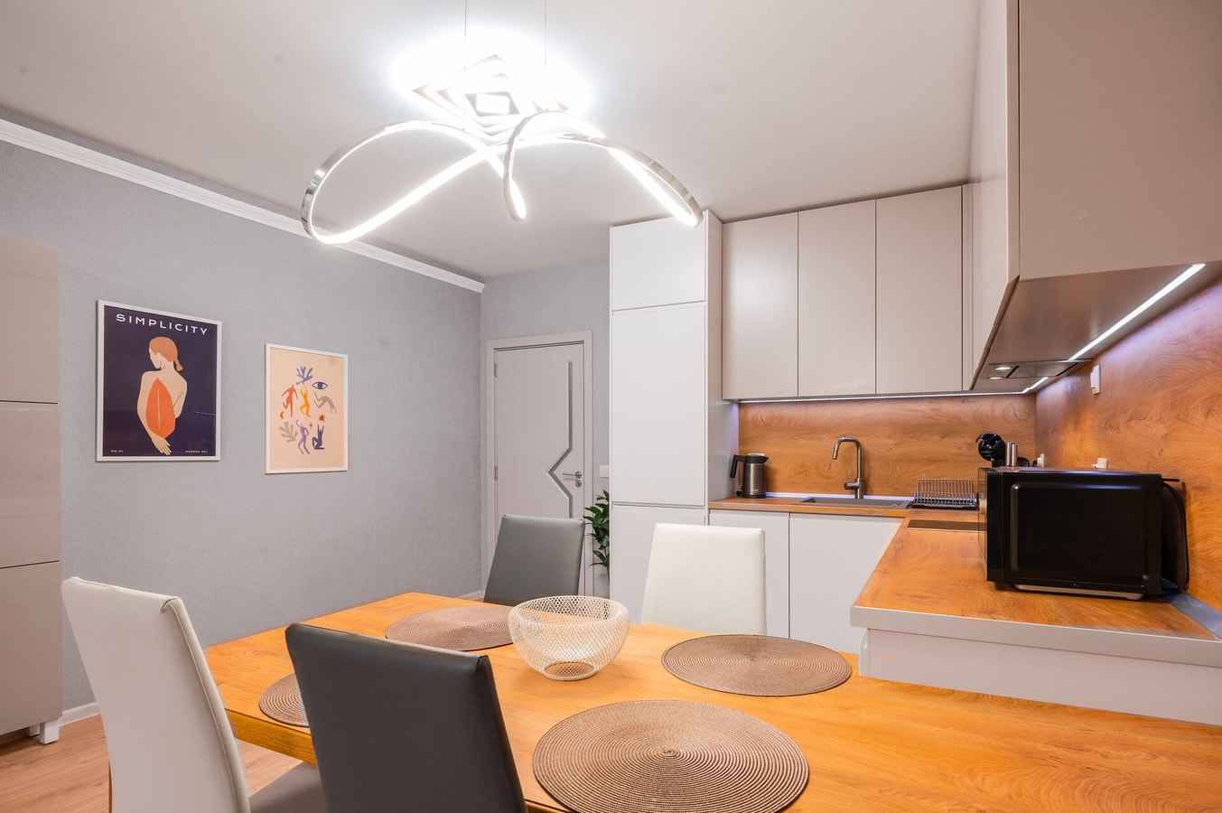 Urban Elegance at Its Finest Stylish 1-BD Flat 12 Flat Manager Booking