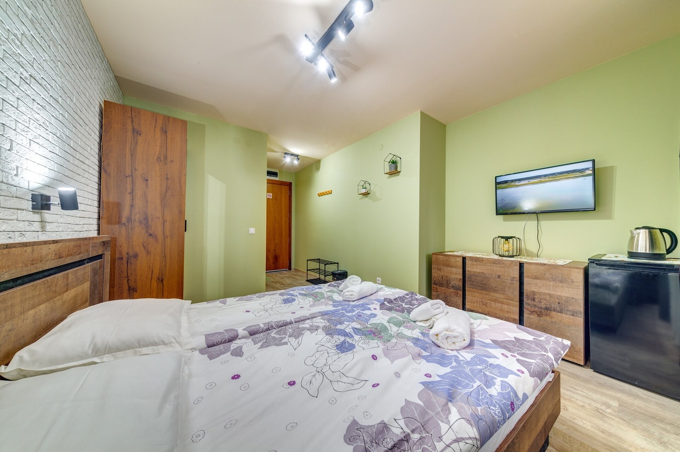 Private Room with Balcony | Grand Resort Pamporovo 4 Balchik Villas