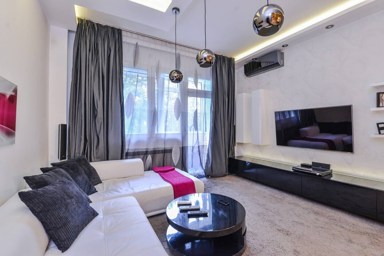 Extravaganzzo - Super Central One Bedroom Modern 7 Flat Manager Booking