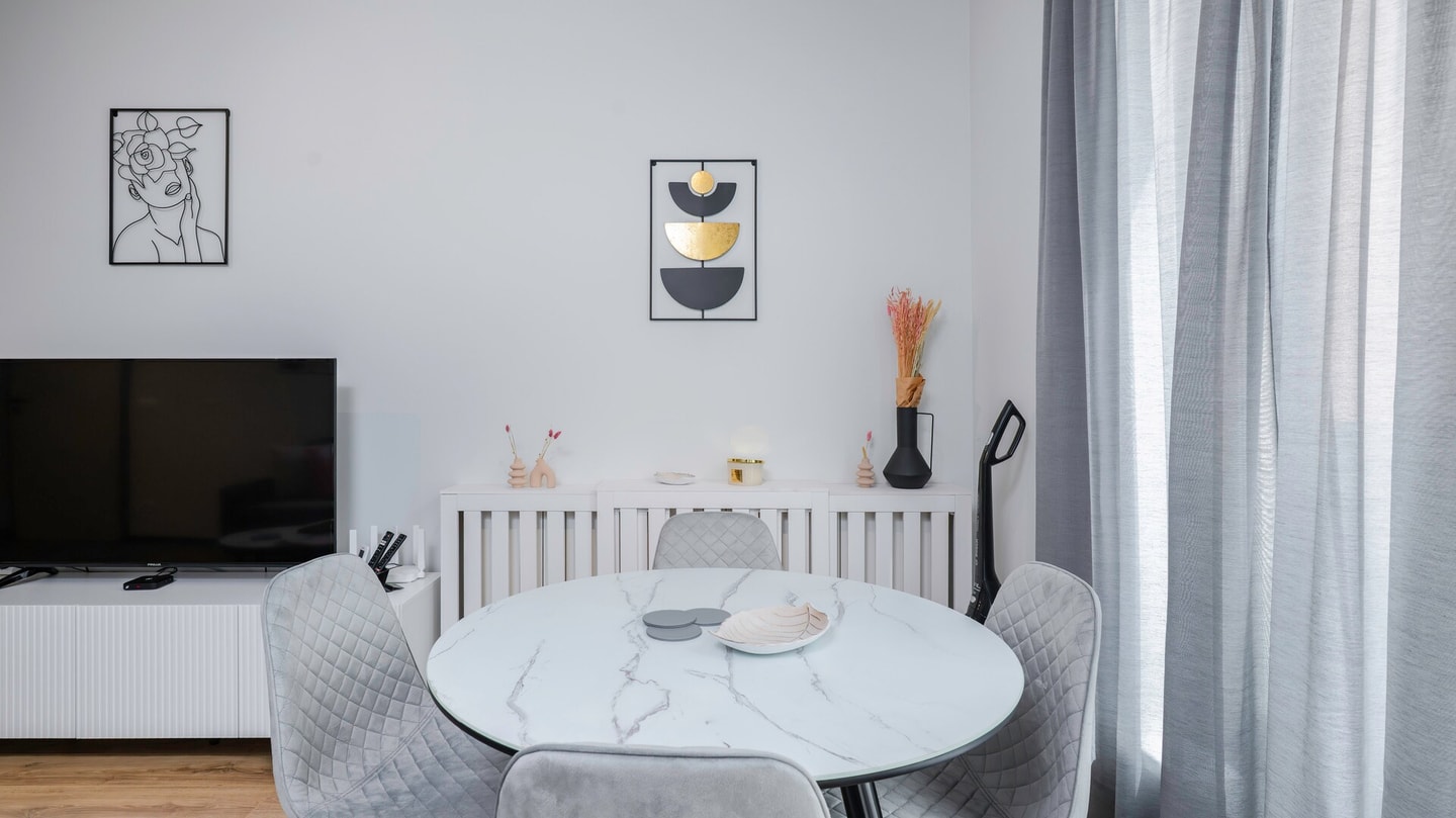 Aziz Drujba 1BD · Fresh & Modern Apartment with Balcony 10 Flat Manager Booking