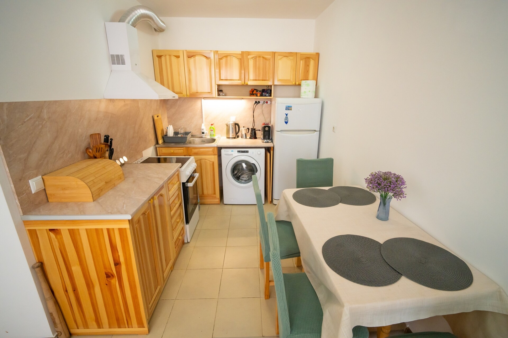 Spacious 2BD Apartment - Walk to City Center 16 Flat Manager Booking