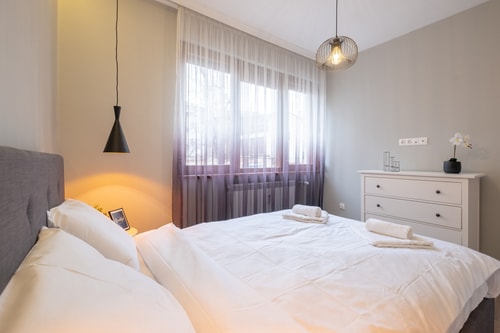Designer & Cozy 2BD Flat In the city center 21 Flat Manager Booking