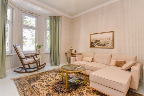 Spacious vintage 2BR, 2bath apartment 0 Flat Manager Booking