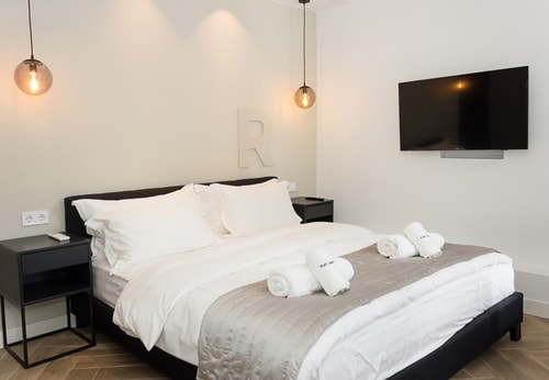 Serenity ~ 2BD Apartment with Balcony & Desk 6 Flat Manager Booking
