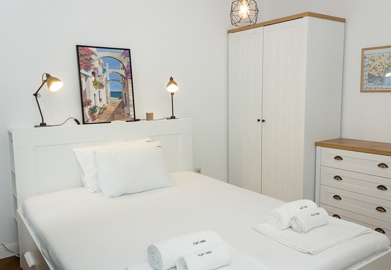 The Residential 1BD Apartment with an Outdoor Pool 15 Flat Manager Booking