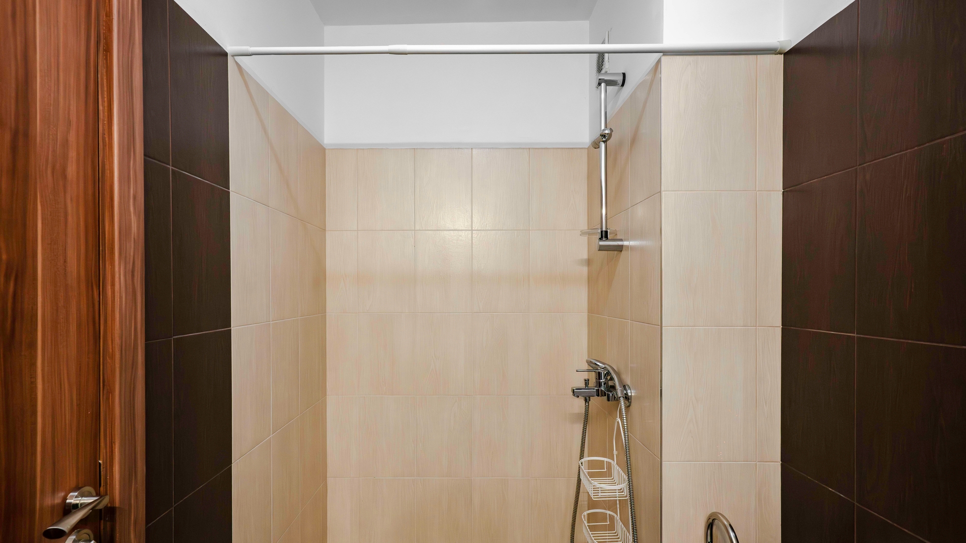 Terra Vibes ~ Central 1BD with balcony 17 Flat Manager Booking