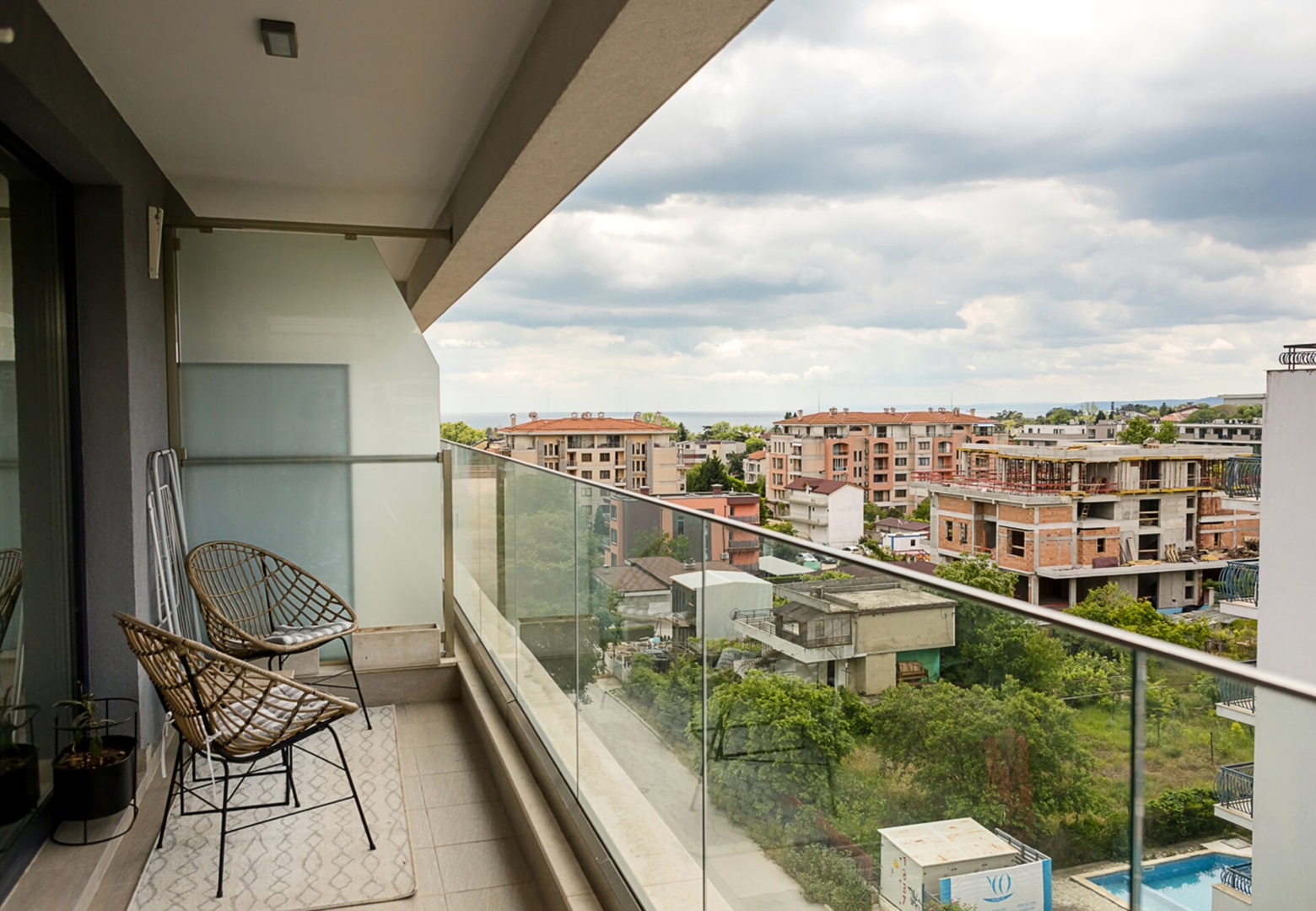 Chic 1BD Flat in St Constantine & Helena Complex 2 Flat Manager Booking