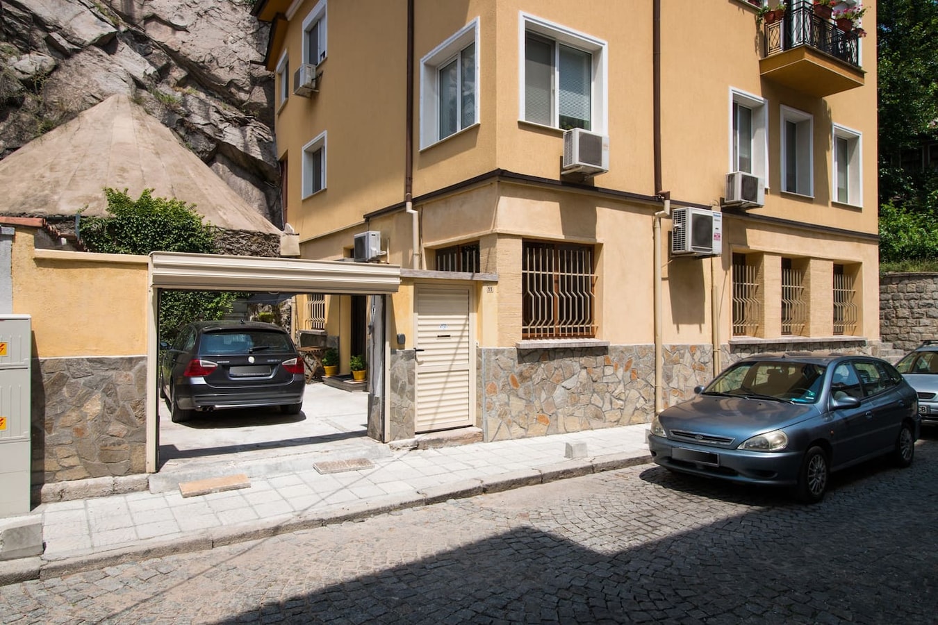 The Rocky House - Central & Private 2BDR 28 Flat Manager Booking