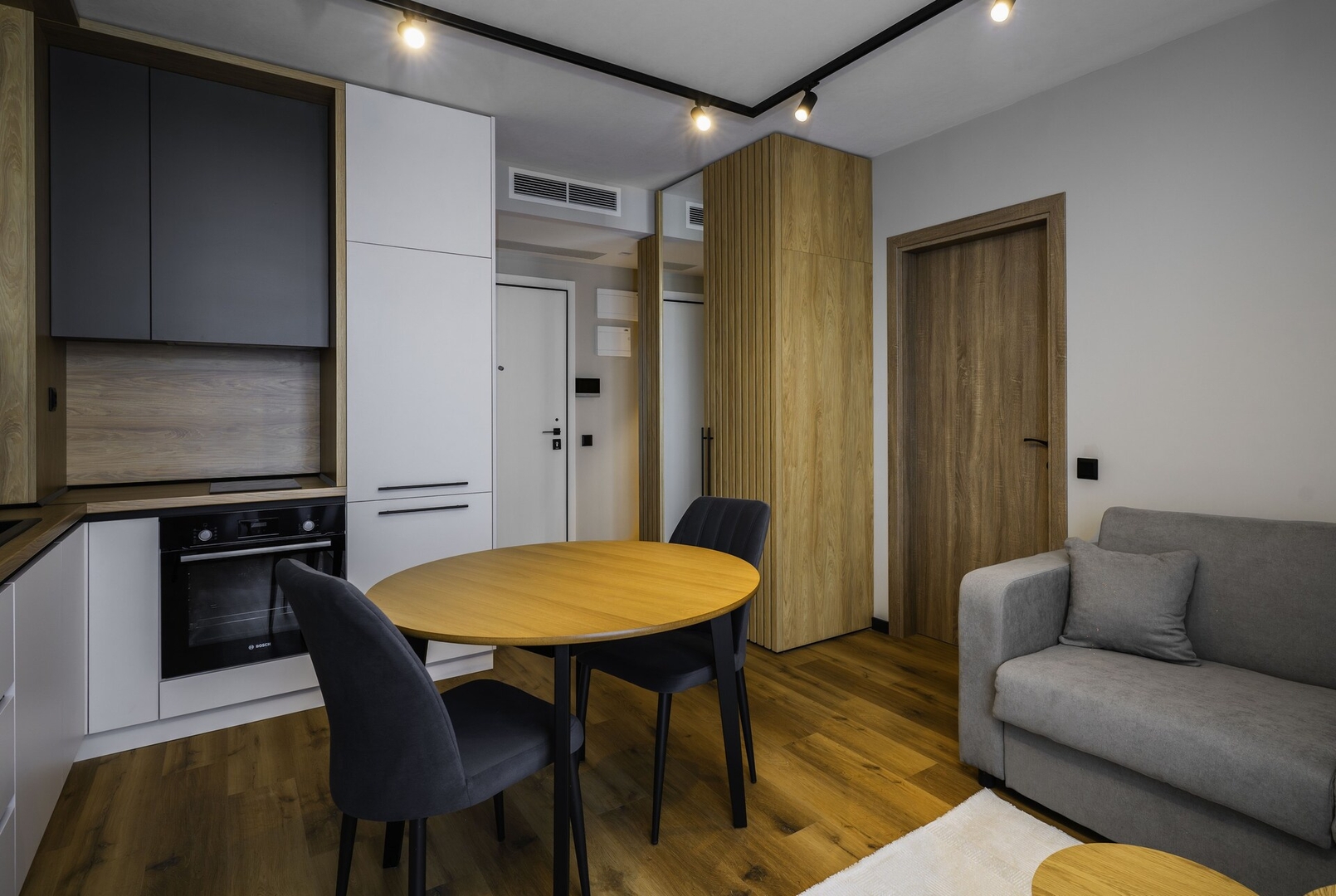 Aviva Living - 1BD Apartment 5 Flat Manager Booking