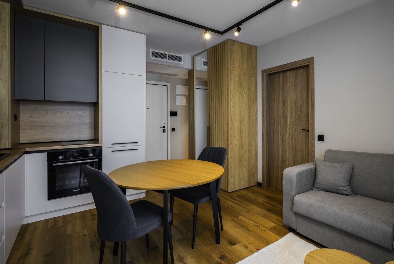 Aviva Living - 1BD Apartment 5 Flat Manager Booking