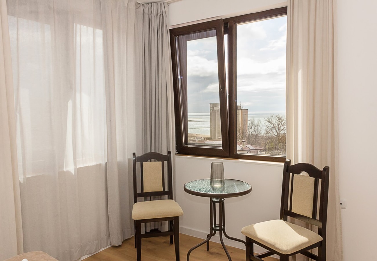 Seaview Haven: Elegant 2BD Flat in Balchik 21 Flat Manager Booking