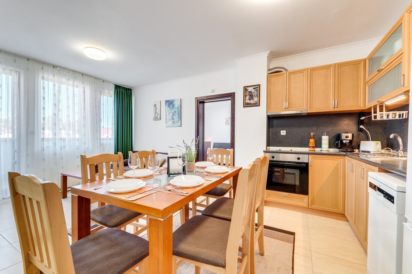 *By the Fireplace* Cozy 2BD Flat with a nice view 9 Flat Manager Booking