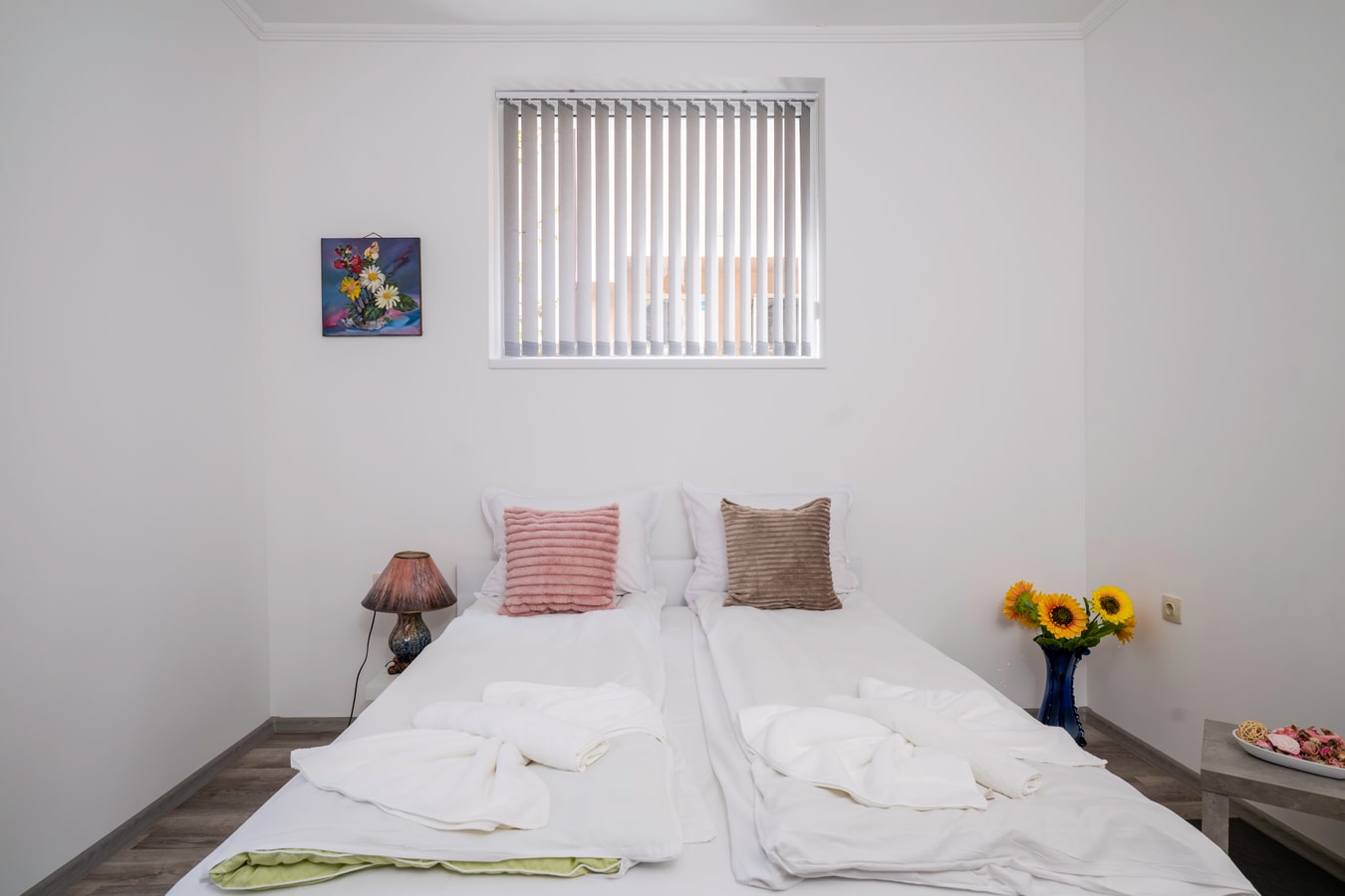 Central 1BD Next to Womens Market and Sofia's Gems 12 Flat Manager Booking